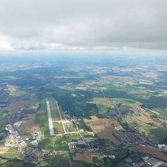 Flugwegposition um 11:27:32: Aufgenommen in der Nähe von Okres České Budějovice, Tschechien in 2117 Meter